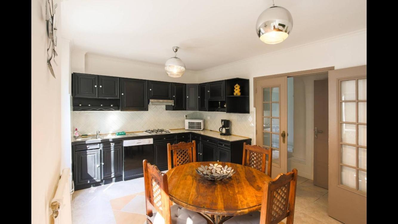 Villa Laetitia - Appt De Charme Avec Parking - Nice Nord Luaran gambar