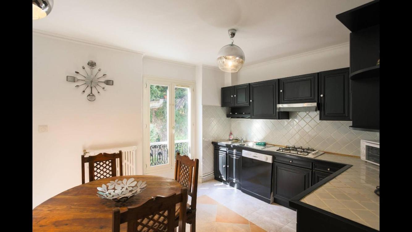 Villa Laetitia - Appt De Charme Avec Parking - Nice Nord Luaran gambar